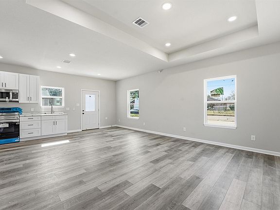 2nd image of 2230 Cable Ave