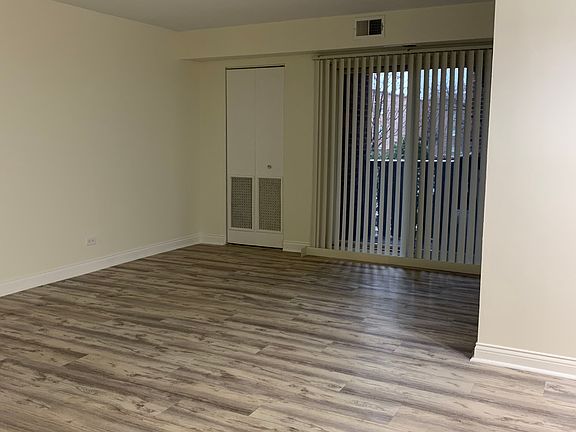5th image of 675 Grove Dr #2
