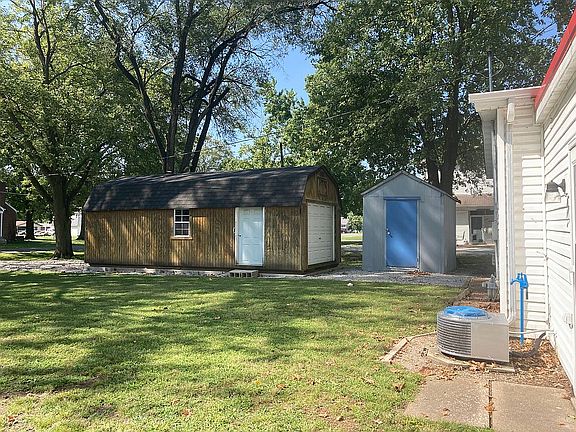Nice Shady Back Yard!