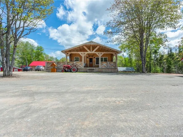 516 Carpenter Bald Hill Rd, Wickham, NB E5T 3W4