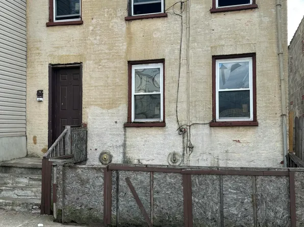 85 Tichenor St, Newark, NJ 07105