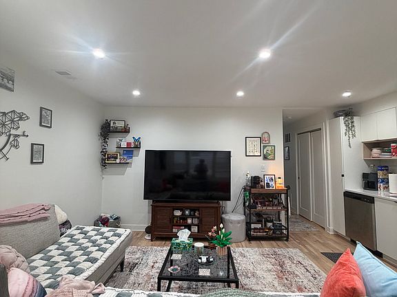 3rd image of 1756 W Rosehill Dr APT 1C