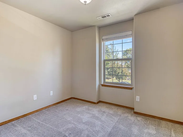 2765 NE Faith Dr — Photo 12