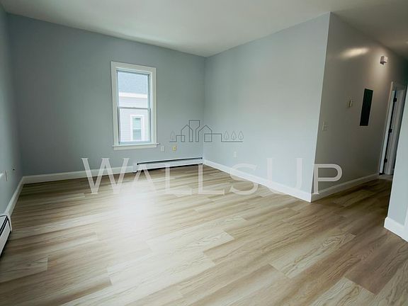 4th image of 97-99 Enfield St #3