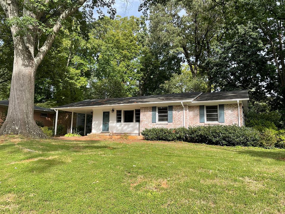 1st image of 2710 Holly Dr