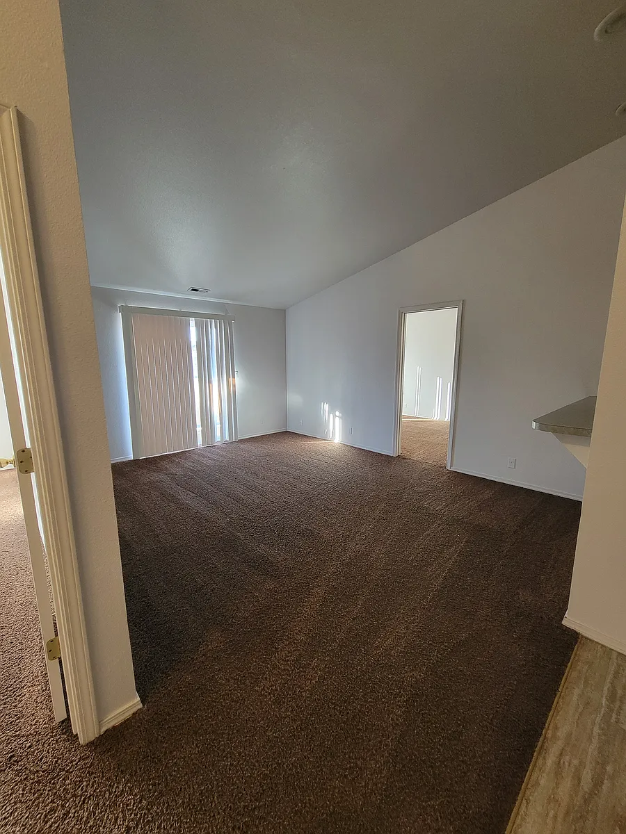 Building Photo - 74 SW 7th Ave #84