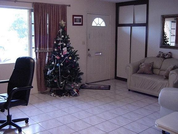 3rd image of 2309 Clubhouse Dr