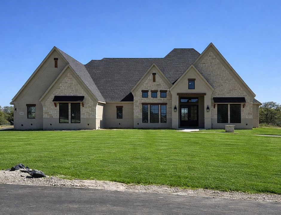 1st image of 1017 Old Oaks Ct