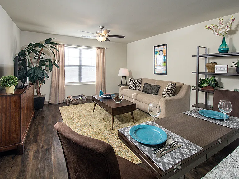 Residences at Maple Glen — Photo 7