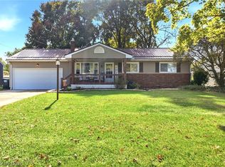 3940 Loma Vista Dr, Youngstown, OH 44511