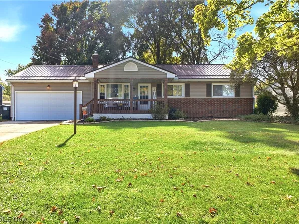 3940 Loma Vista Dr, Youngstown, OH 44511