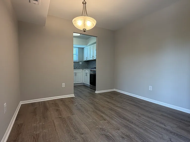 4548 Rosemarie Dr — Photo 4