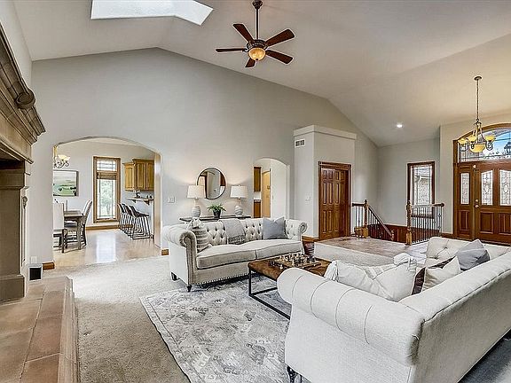 2nd image of 37335 Wildwood Ln