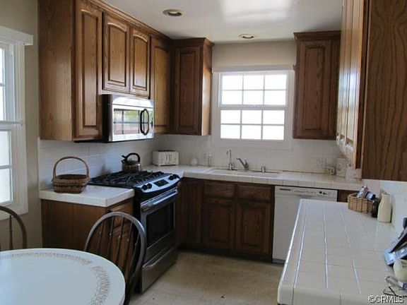 4th image of 17002 Cordary Ave