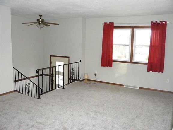 3rd image of 10019 Shumaker Dr