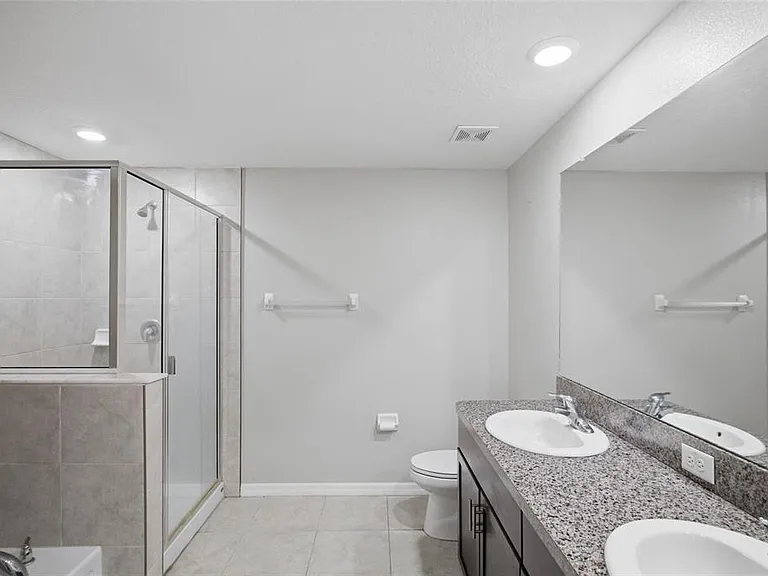 724 Royal Empress Dr — Photo 19