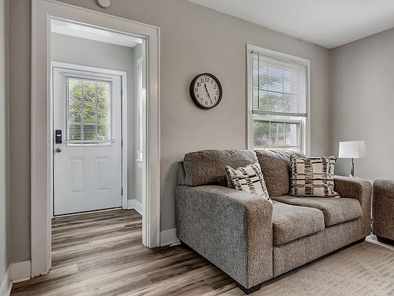 2nd image of 420 Riverview Dr