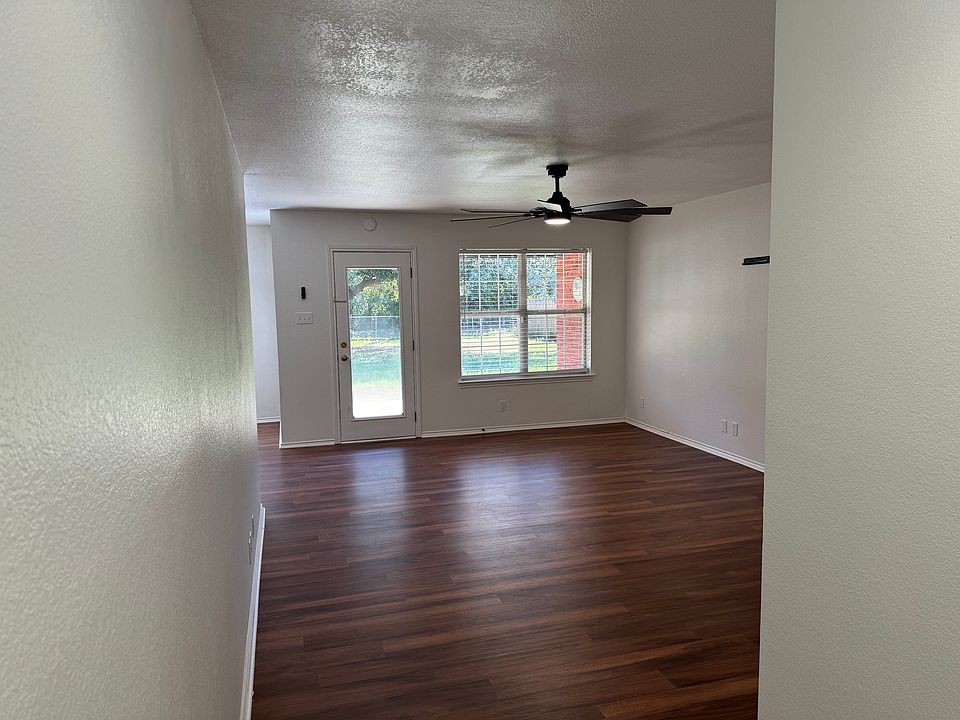 1st image of 718 Park Pl
