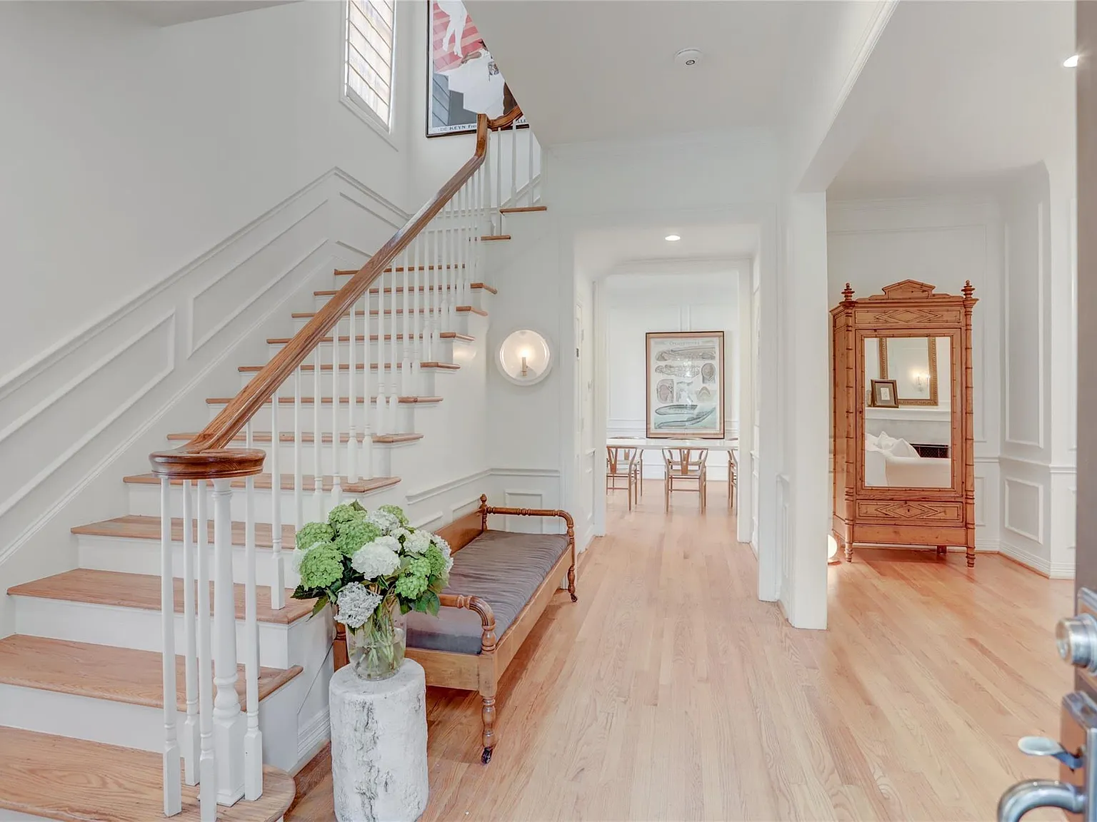 3 bed, 4.5 bath, 3230 sqft, $8,700 — Photo 2