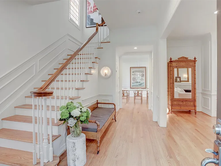 2703 Mid Ln #4 — Photo 3