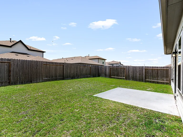 5811 Quest Valley — Photo 32