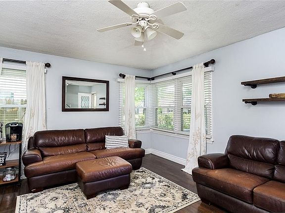 3rd image of 367 Victor Ave