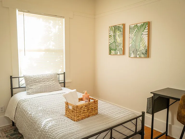 45 N Meridith Ave — Photo 7