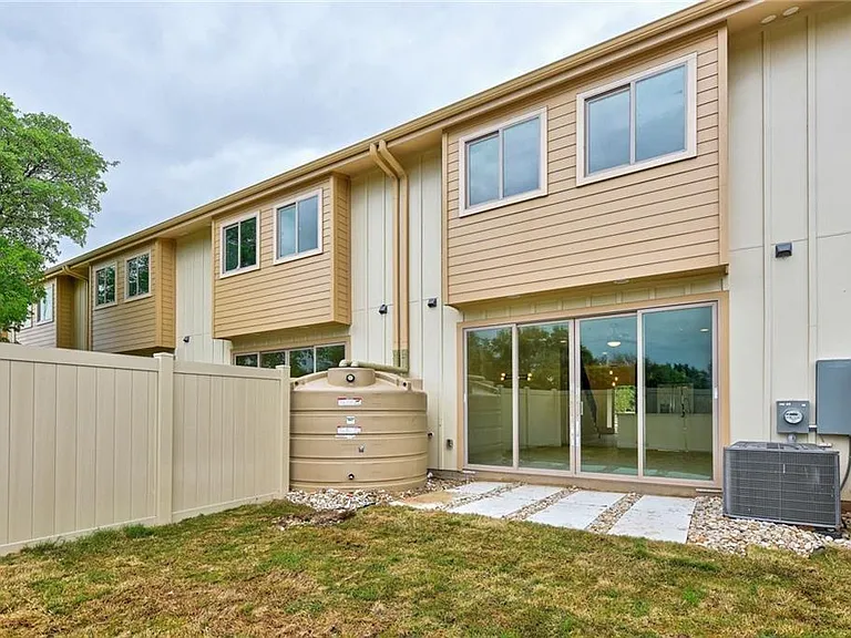 402 Conservation Dr #20 — Photo 24