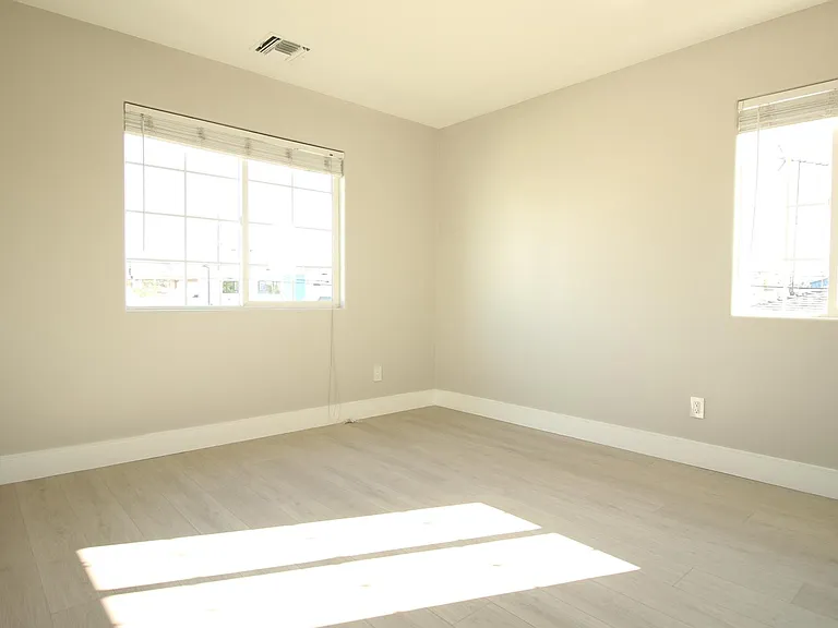 832 Rose Ave — Photo 51