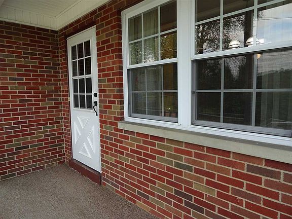 2nd image of 28 Richmond Dr