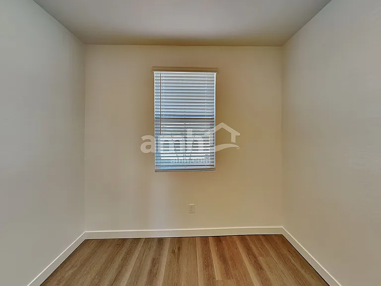 18475 W Honeysuckle Dr — Photo 6