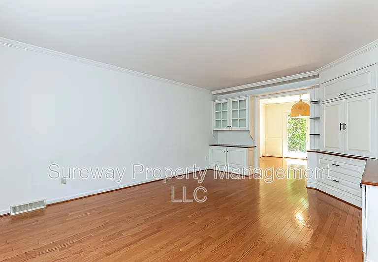 329 Catch Penny Ln — Photo 2