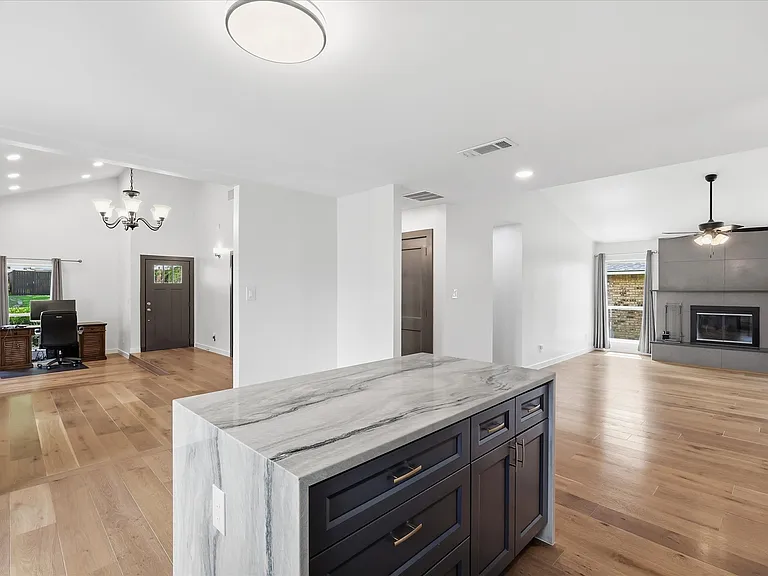 4549 Fremont Ln — Photo 14