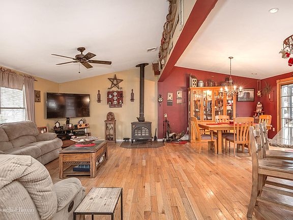 5th image of 21 Olive St