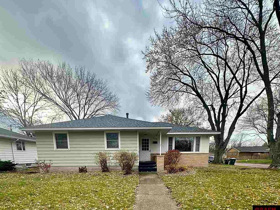 1st image of 303 N Redwood Dr