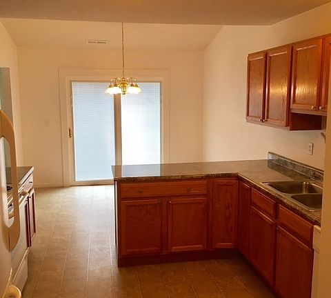 Kitchen, patio doors