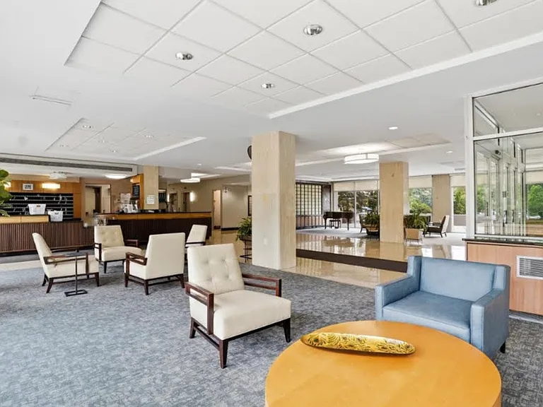 10500 Rockville Pike #527 — Photo 32