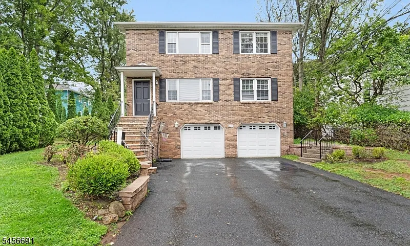 3 bed, 2.0 bath, $4,100 — Photo 2