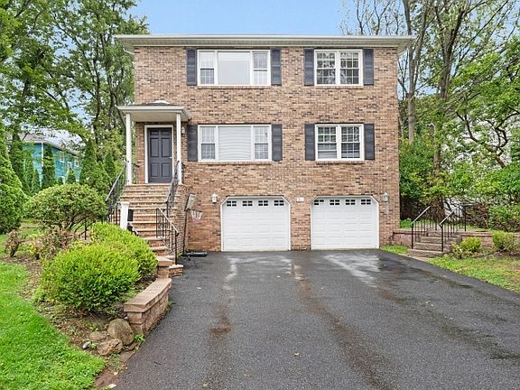 2nd image of 311 Temple Pl