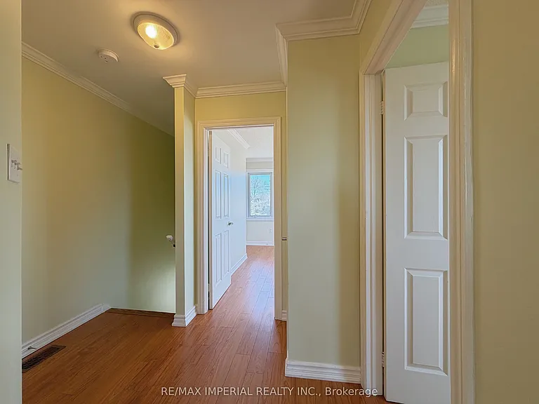 621A The Queensway — Photo 23