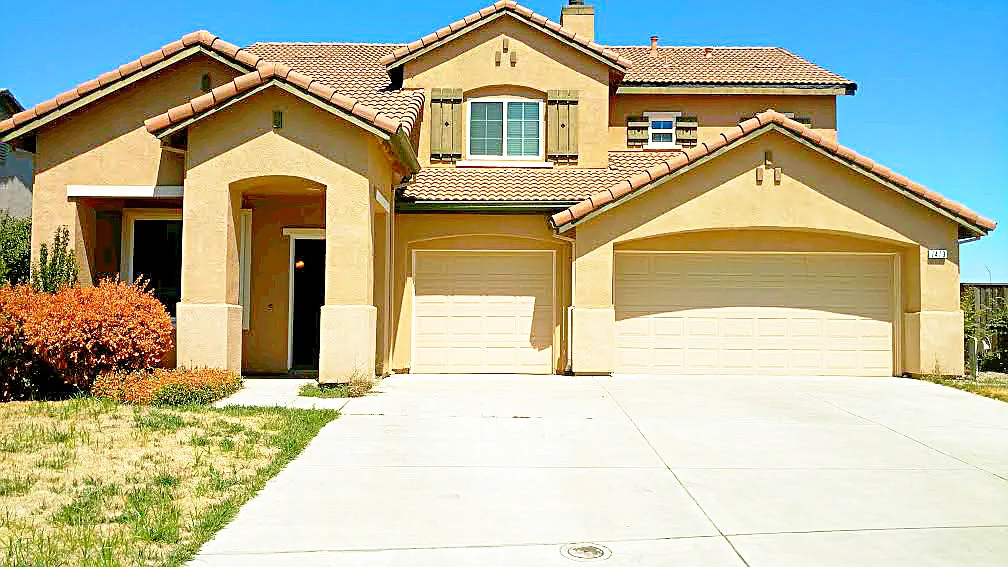 1413 Hazelnut Way photo 1