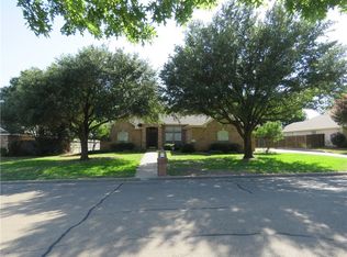 1604 Chaucer Dr, Cleburne, TX 76033