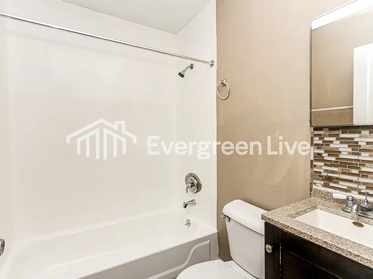 511 S Graham Ave — Photo 10