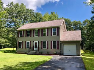 119 Mountain Top Cir, Bushkill, PA 18324