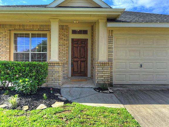 3rd image of 19115 Mustang Pointe Ln
