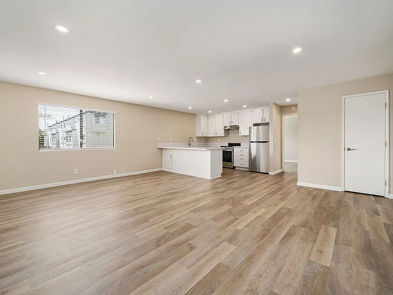 241 Ocean View Ave #O — Photo 3