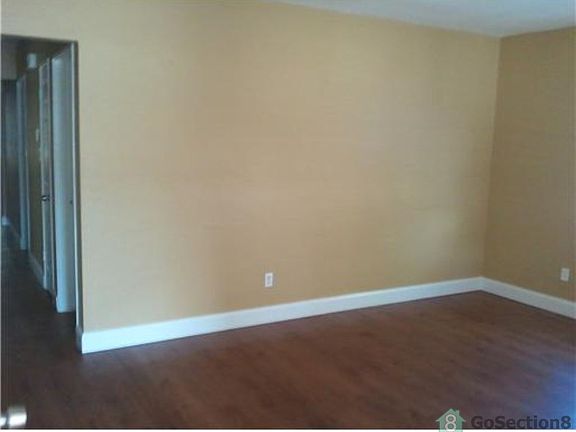 4th image of 2515 15th Ave S