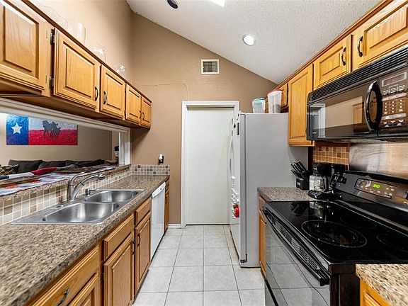 4th image of 4735 Via Ventura
