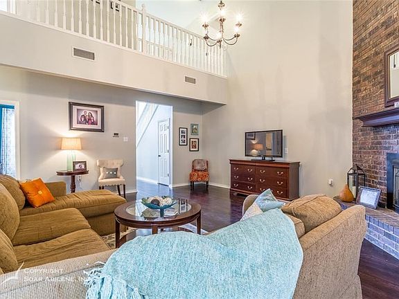 4th image of 5142 Wagon Wheel Ave