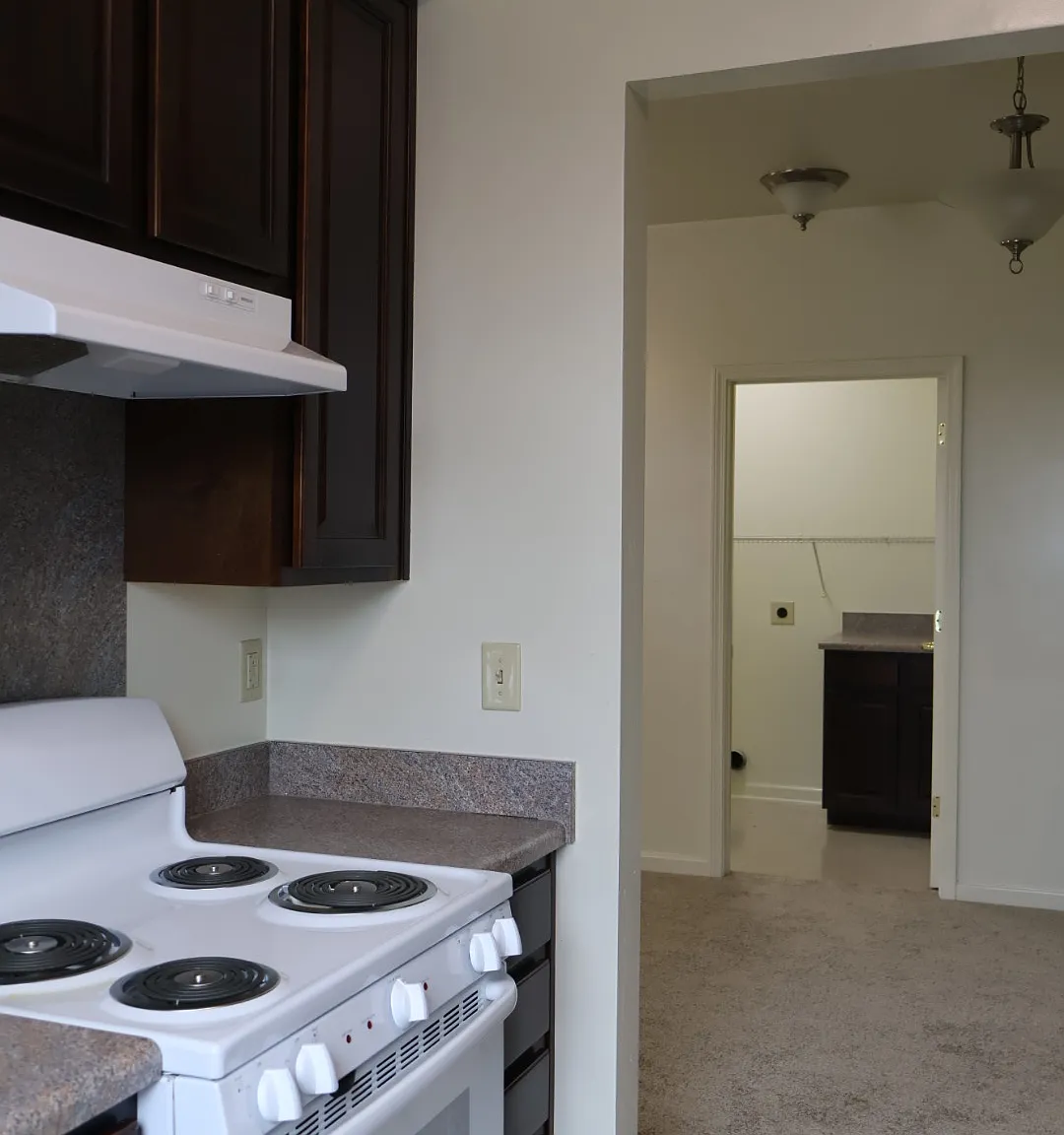 Sheppard Square Apartments — Photo 4